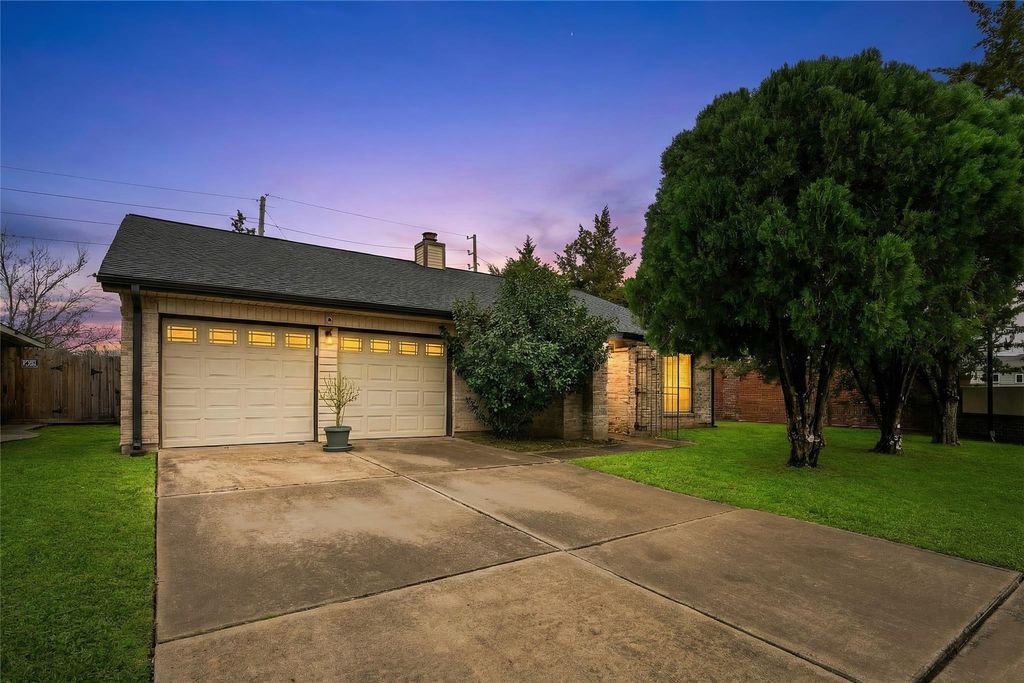 Photo of 2302 Shady Brook Drive, Houston, TX 77084 (MLS # 27361726)