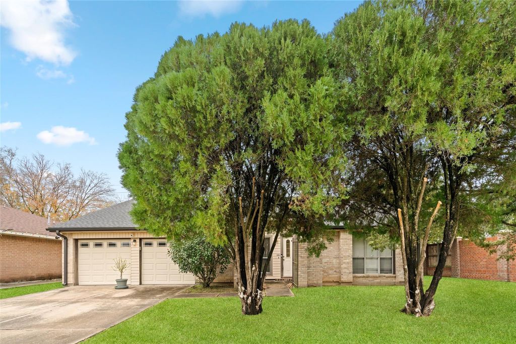 Photo of 2302 Shady Brook Drive, Houston, TX 77084 (MLS # 27361726)