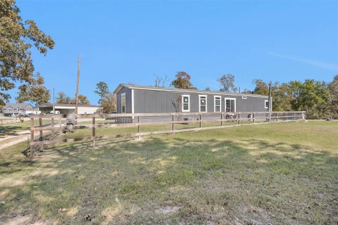 Photo of 622 Lake Shore Drive, Trinity, TX 75862 (MLS # 81178066)