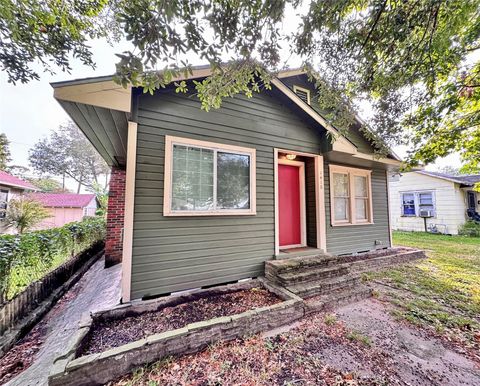 Photo of 1410 Walton Street, Houston, TX 77009 (MLS # 55532232)