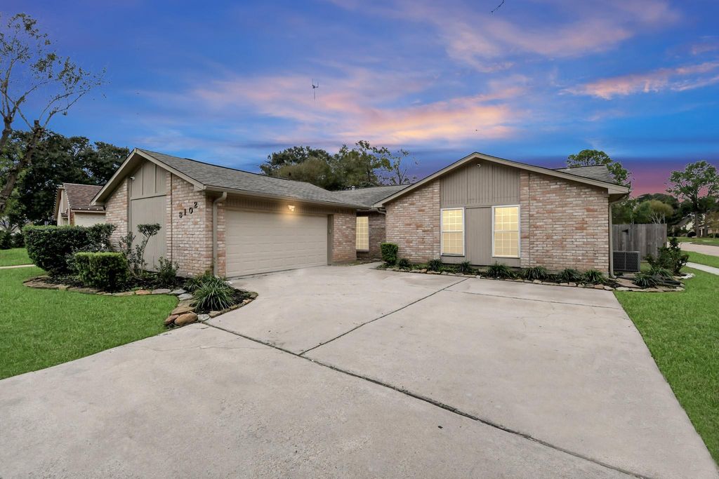 Photo of 3102 Cherry Creek Drive, Missouri City, TX 77459 (MLS # 61846725)