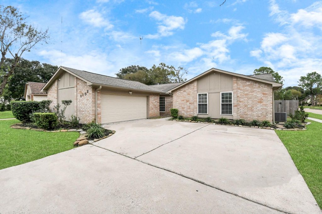 Photo of 3102 Cherry Creek Drive, Missouri City, TX 77459 (MLS # 61846725)