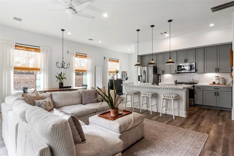 Photo of 5202 Pinemont Creek Lane, Houston, TX 77018 (MLS # 88644916)