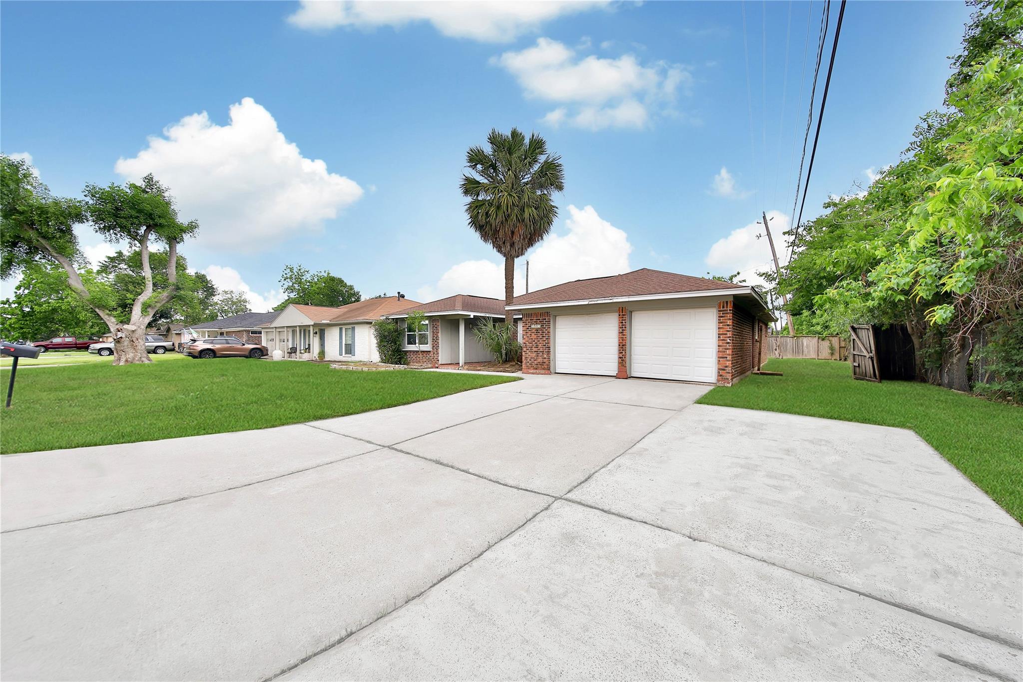 3915 Sailfish Lane