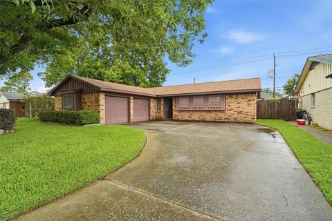 Photo of 405 Arbor Drive, Deer Park, TX 77536 (MLS # 96664598)