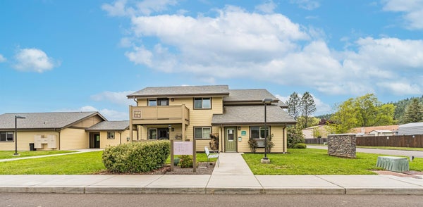 1350 E FIRST AVE # 50, SUTHERLIN, OR 97479 - Image 86f980b1b6bdb7ae7542ec8aeb750df0/1250736627
