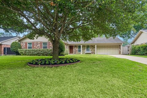 Photo of 7111 Hartland Avenue, Houston, TX 77055 (MLS # 89594046)