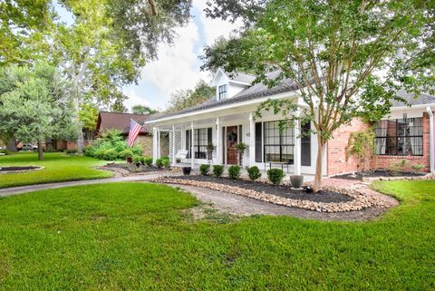 Photo of 404 Huckleberry Drive, Lake Jackson, TX 77566 (MLS # 30059752)