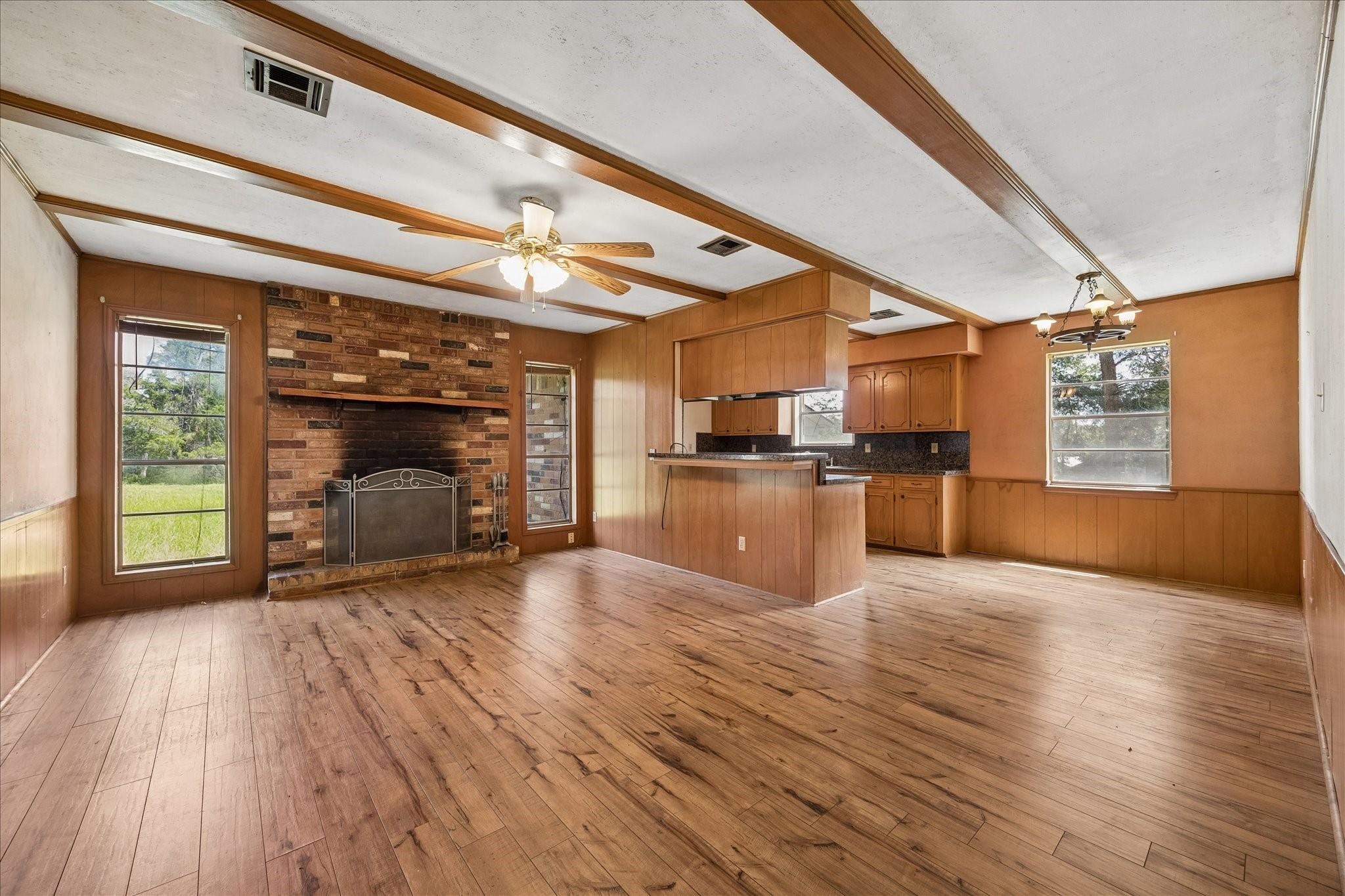 10032 Highway 105