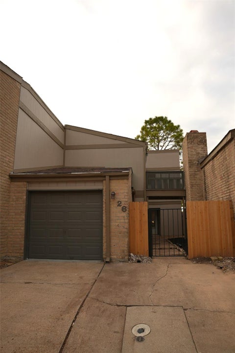 Photo of 880 Tully Road #26, Houston, TX 77079 (MLS # 67776381)