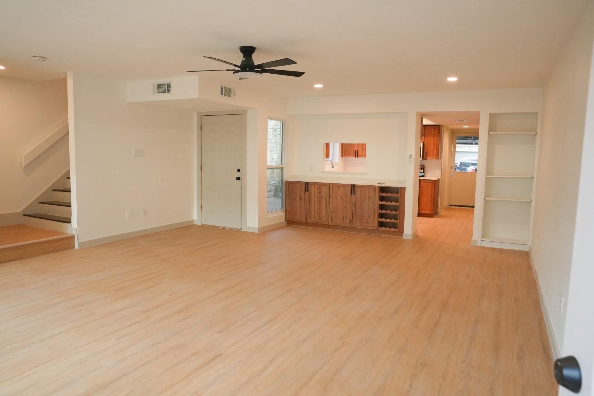 880 Tully Road 26