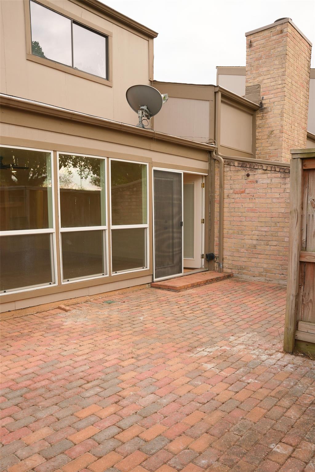 Photo of 880 Tully Road #26, Houston, TX 77079 (MLS # 67776381)