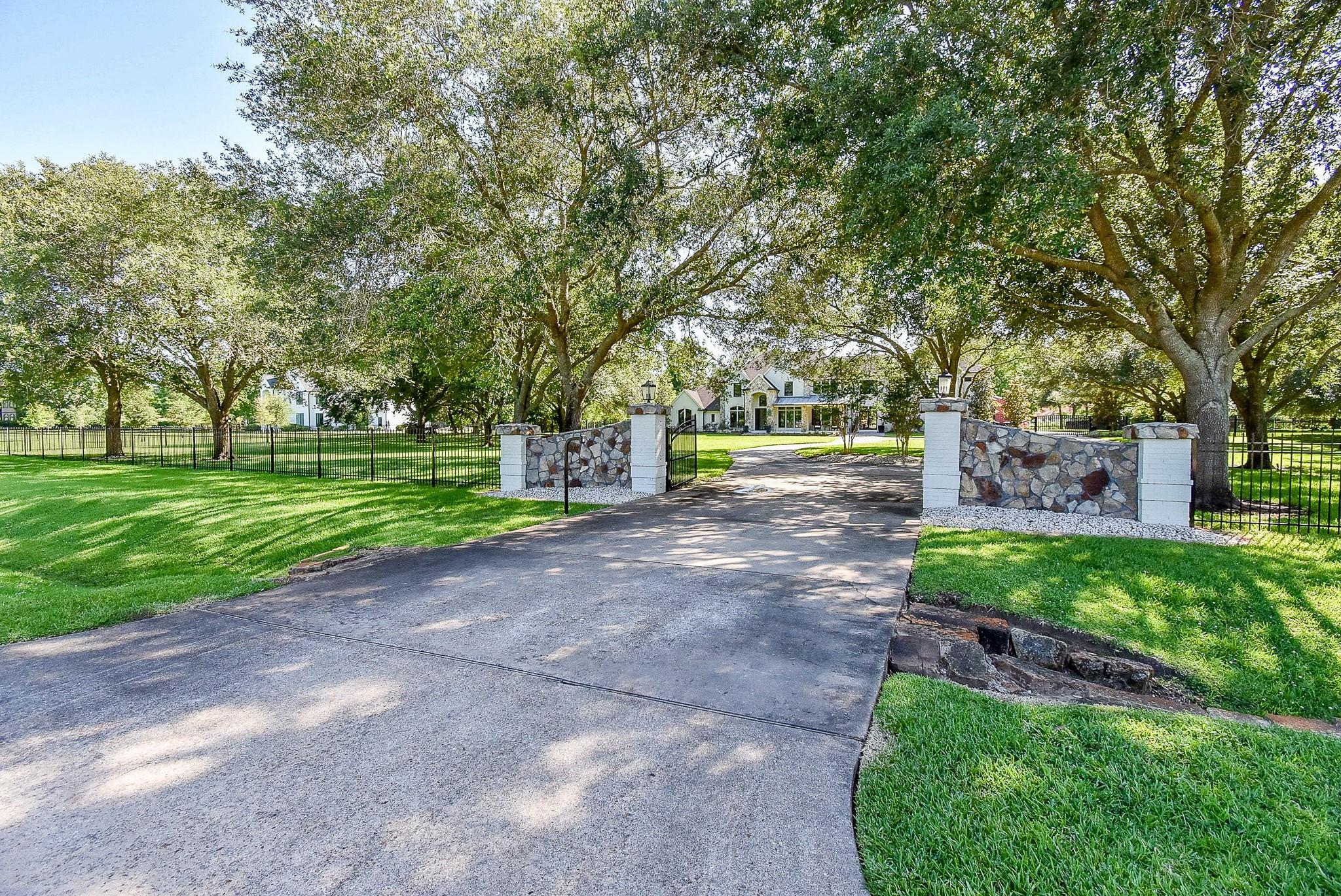8518 Halls Retreat Court