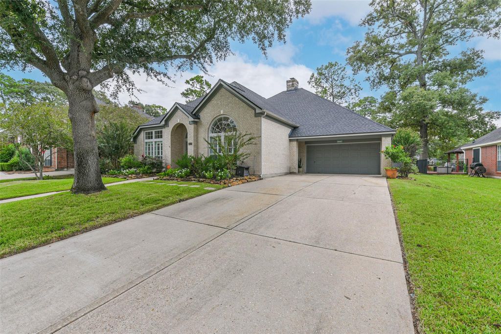 Photo of 19118 Polo Meadow Drive, Humble, TX 77346 (MLS # 20928999)