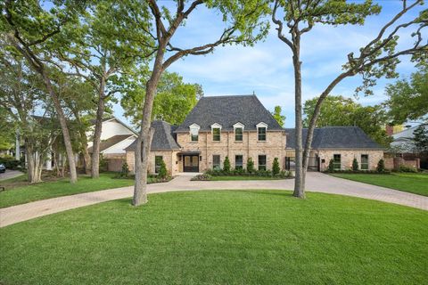 Photo of 620 Stoneleigh Drive, Houston, TX 77079 (MLS # 37499333)