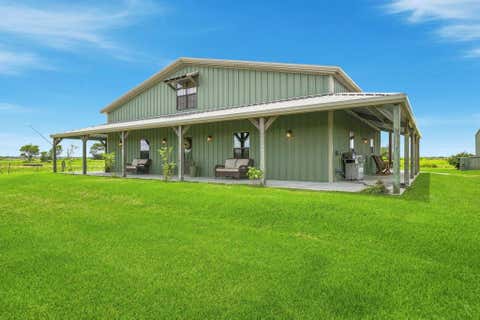 Photo of 1604 County Road 370, El Campo, TX 77437 (MLS # 16206432)