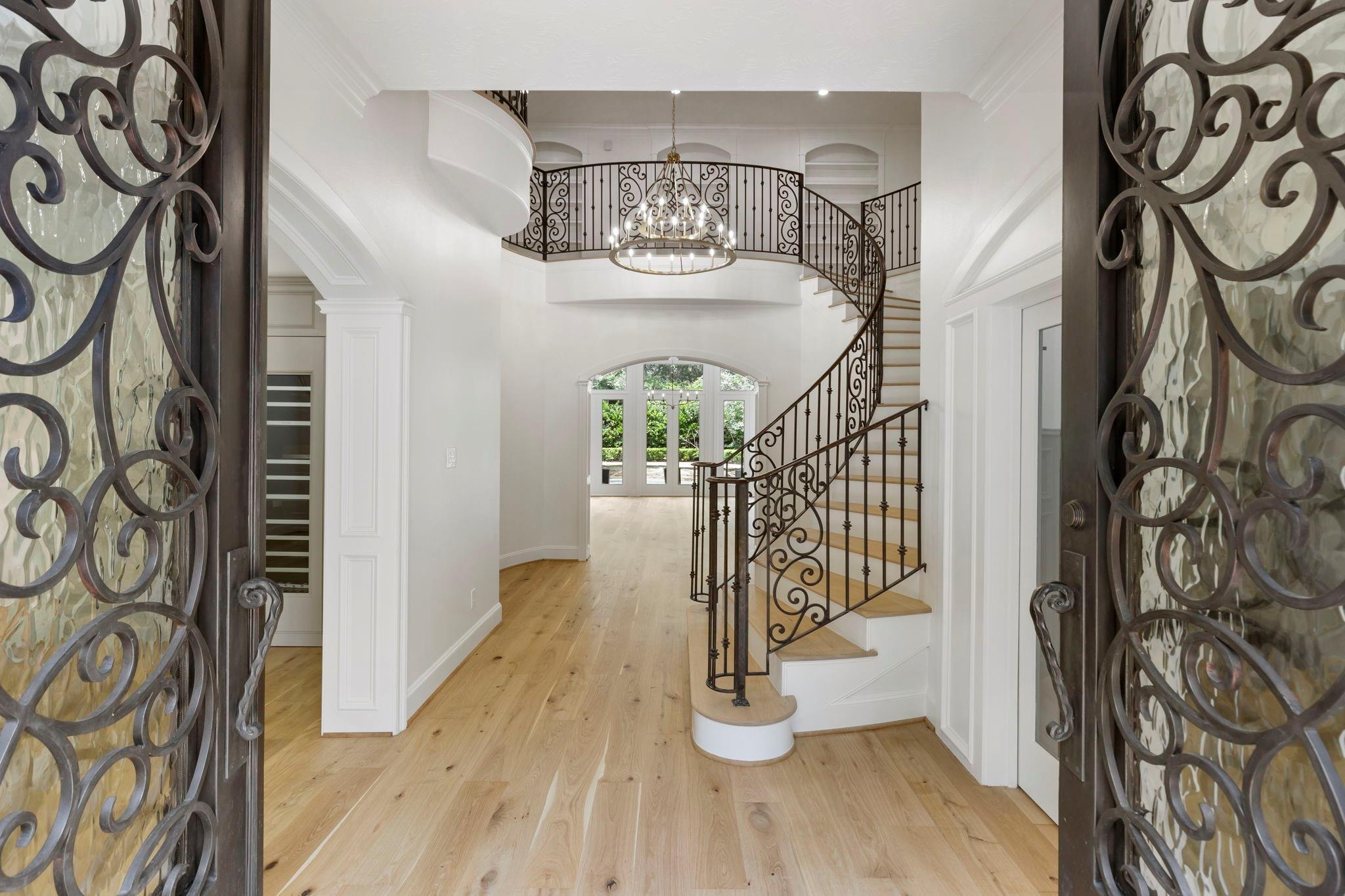 14 N Palmiera Circle