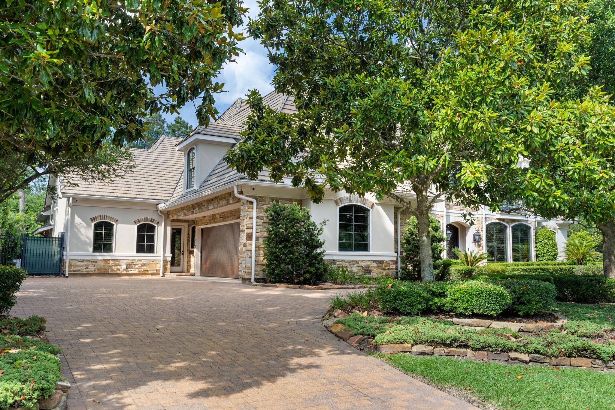 14 N Palmiera Circle