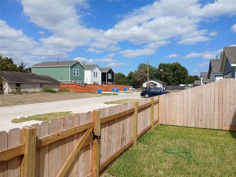 Tiny photo for 6422 Calhoun Road, Houston, TX 77021 (MLS # 17459702)