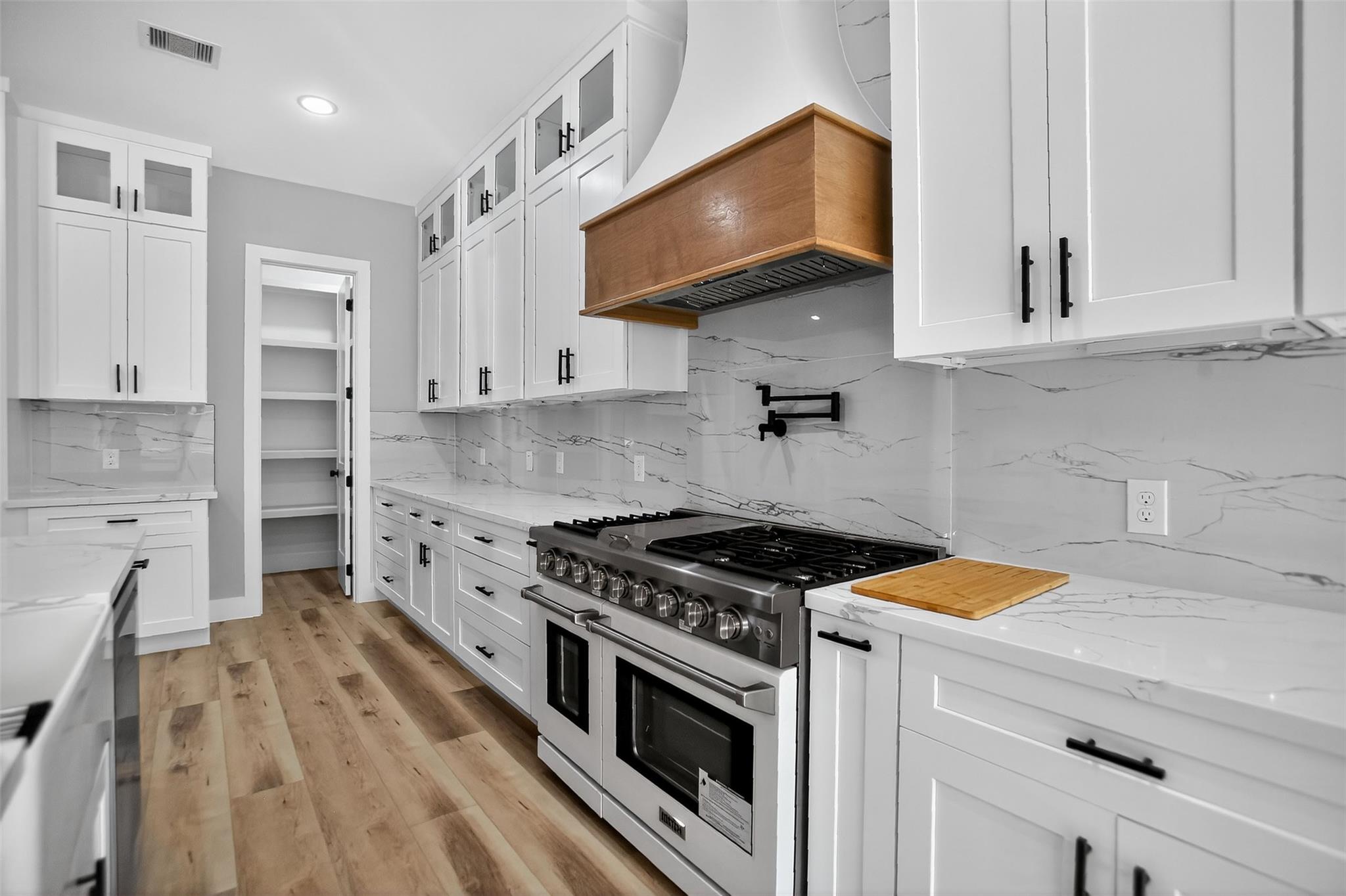 27 Newberry Ct