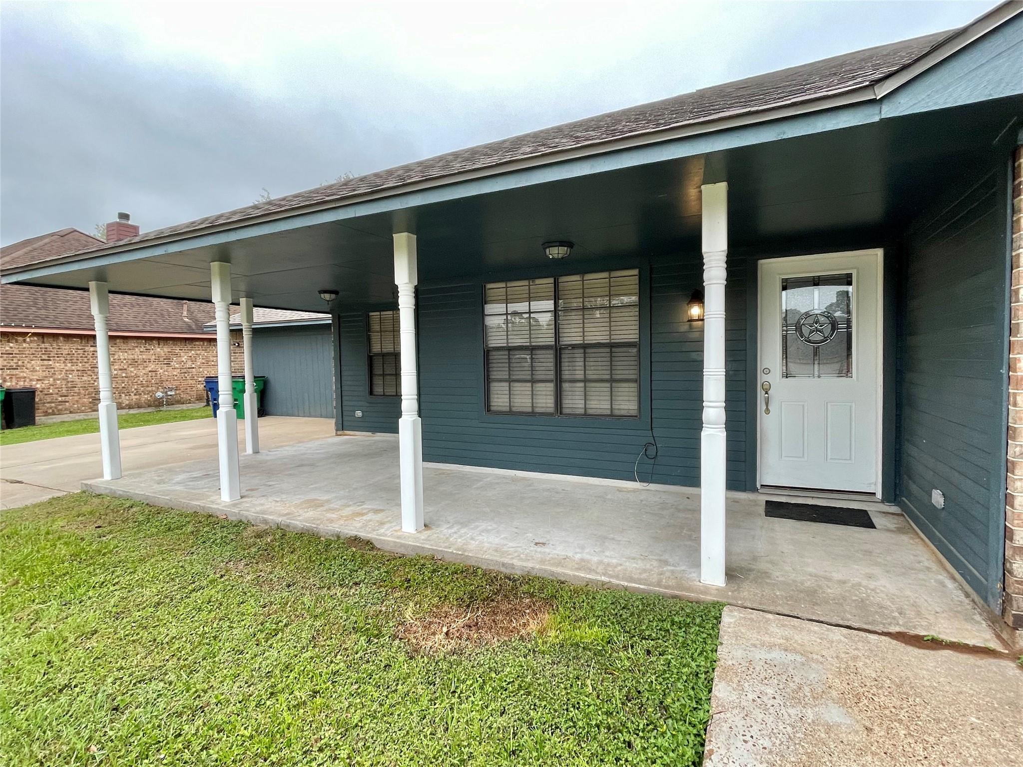 809 Manor Drive