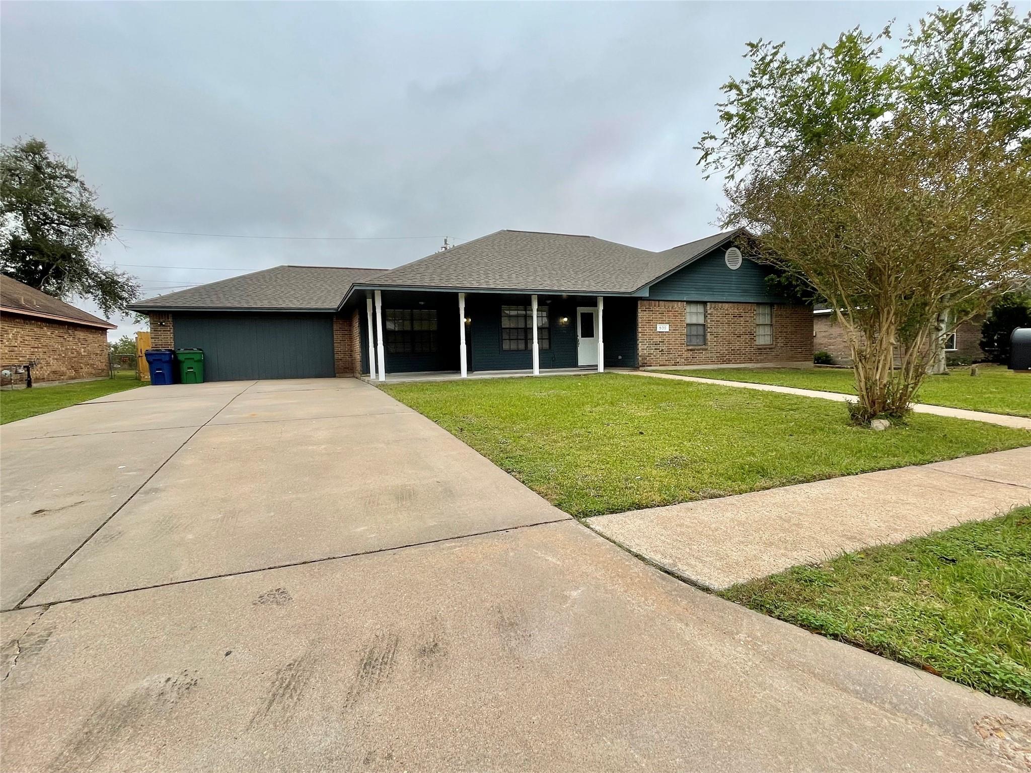 809 Manor Drive