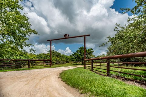 Photo of 3042 County Road 452, Palacios, TX 77465 (MLS # 58240316)