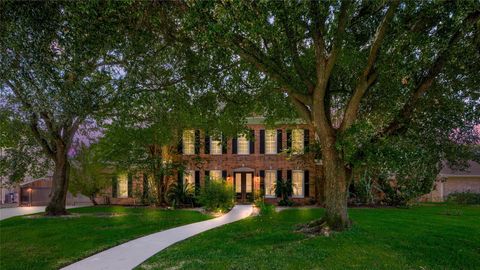 Photo of 5573 Sugar Hill Drive, Houston, TX 77056 (MLS # 57098283) Photo of 5573 Sugar Hill Drive, Houston, TX 77056 (MLS # 57098283)