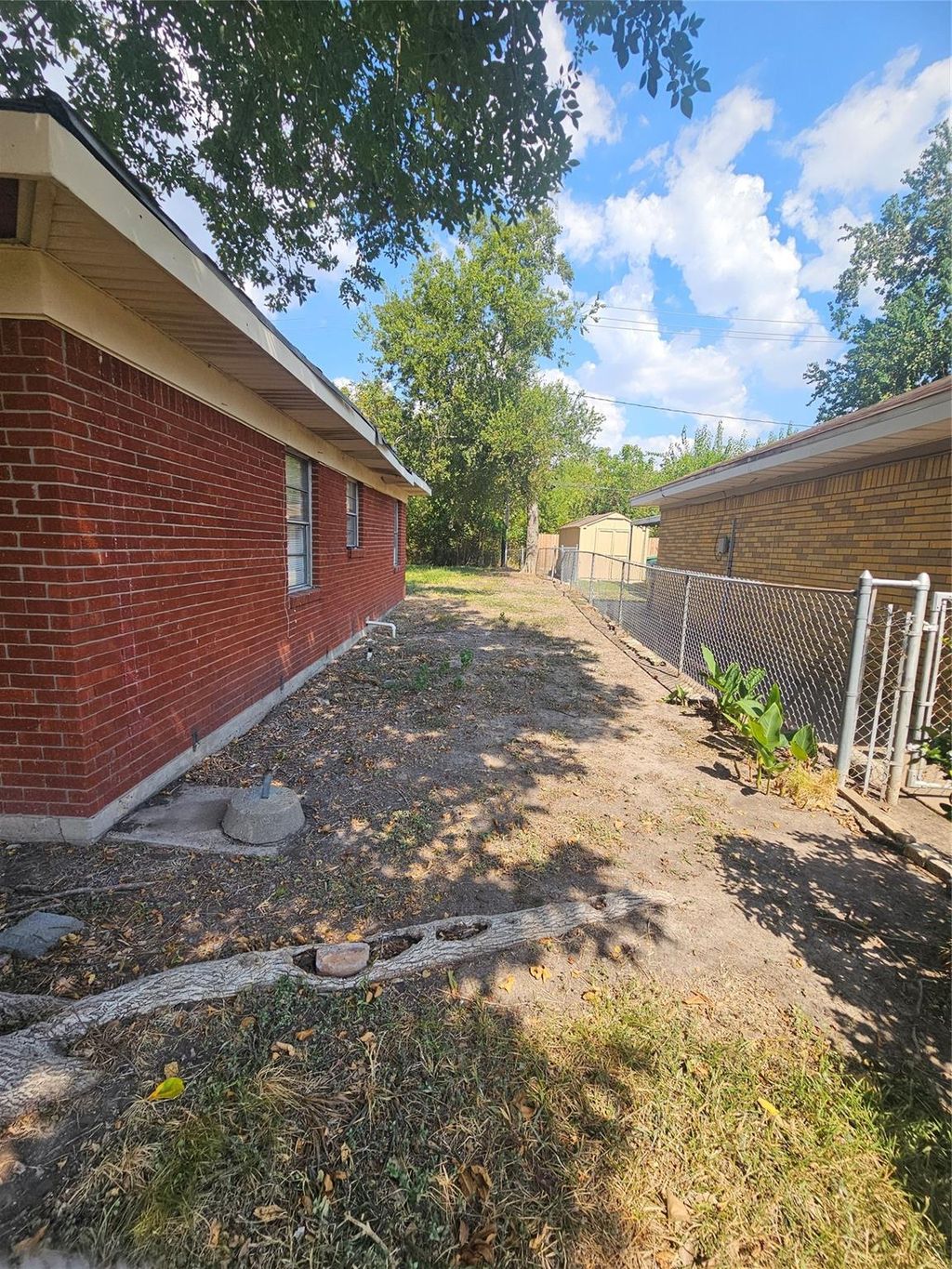Photo of 319 E Delz Drive, Houston, TX 77022 (MLS # 41700717)