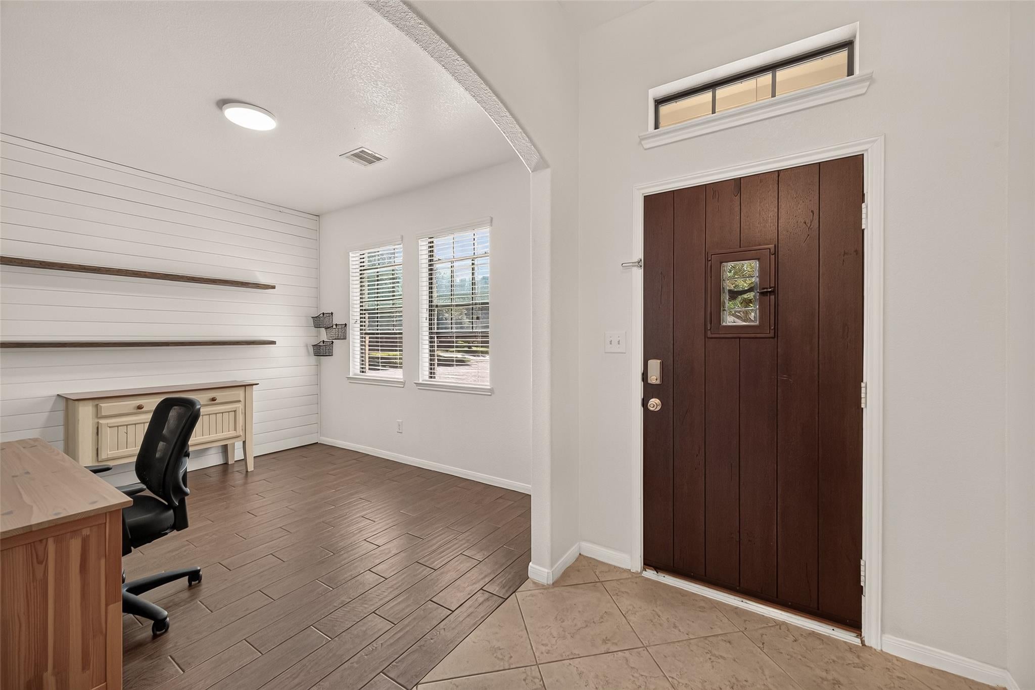 2202 Crescent Water