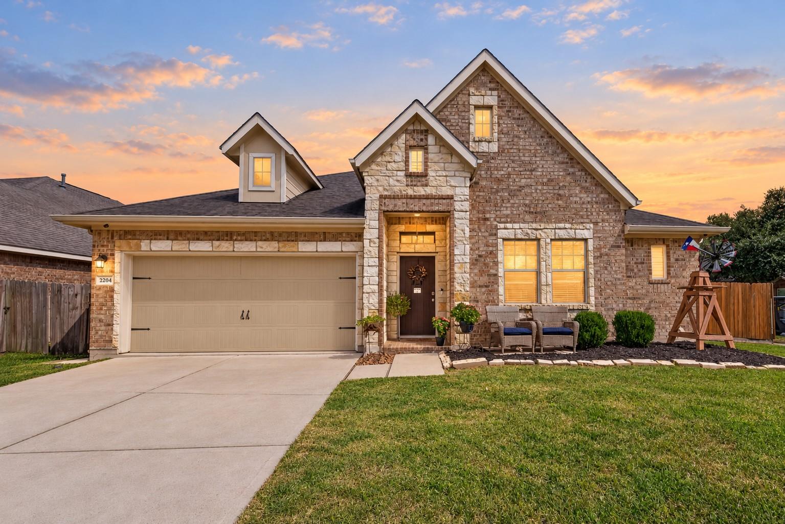 2202 Crescent Water