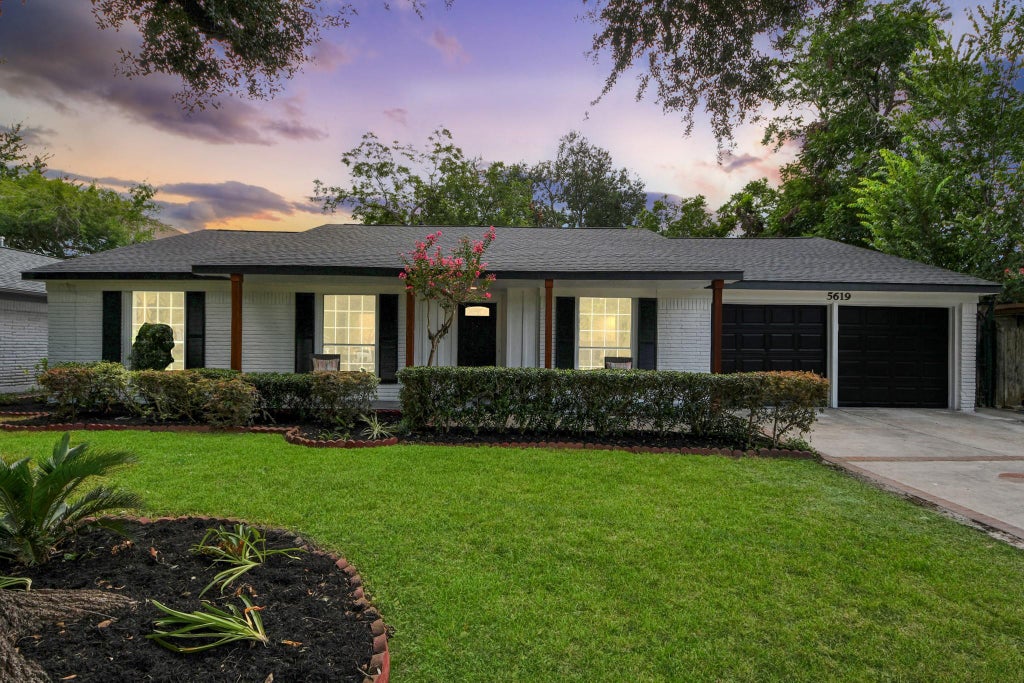 Photo of 5619 Duxbury Street, Houston, TX 77035 (MLS # 27740965)