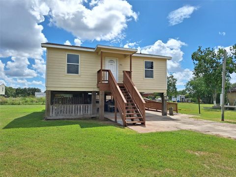 Photo of 304 Bayside Drive, Anahuac, TX 77514 (MLS # 21883809)