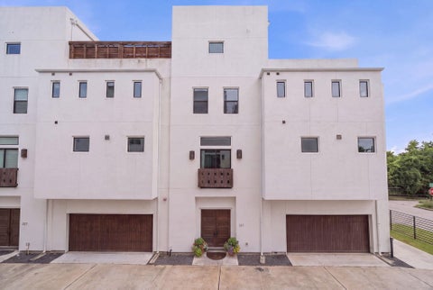 Photo of 327 E 2nd Street, Houston, TX 77007 (MLS # 56800882)