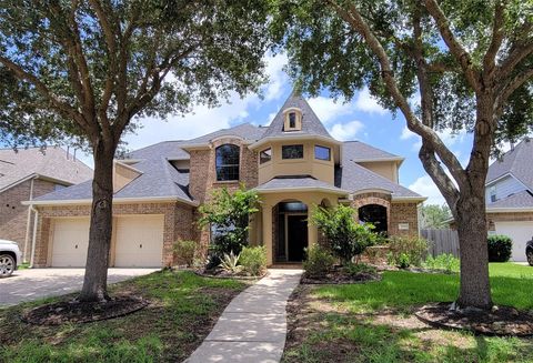 Homes For Sale - 2498 Encino Avenue<br/> League City, TX 77573