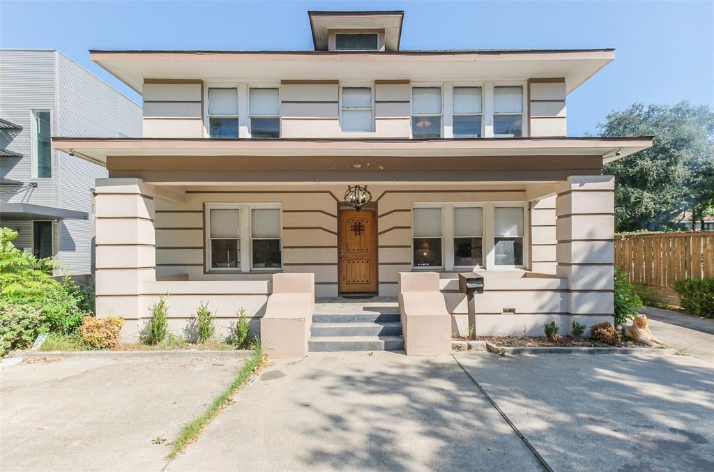 Photo of 1716 Richmond Avenue #1, Houston, TX 77098 (MLS # 55099353)