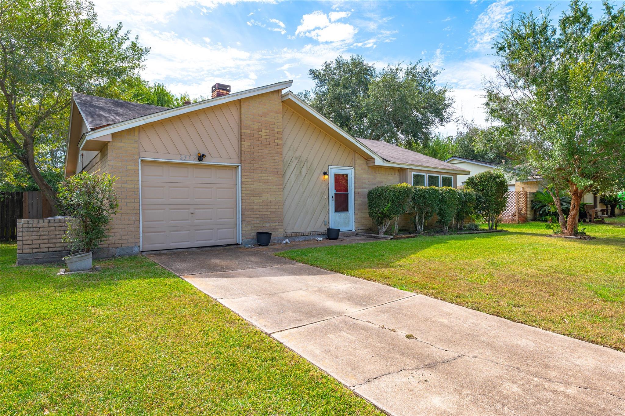 2515 Knoxville Drive