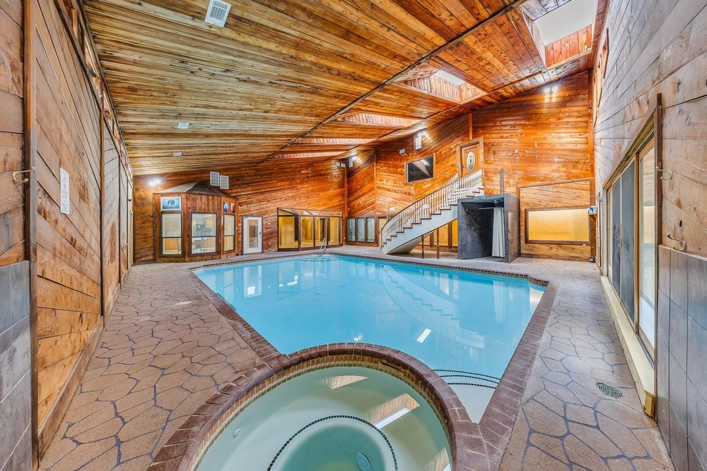 Photo of 7606 Antoine Drive, Houston, TX 77088 (MLS # 96812033)