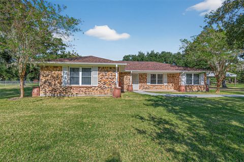 14 Kingswood Drive Van Vleck TX 77482