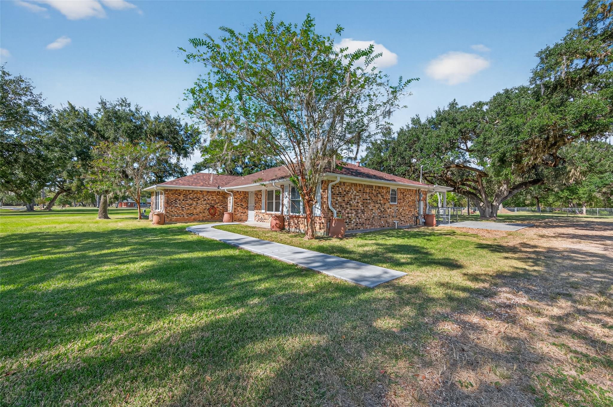14 Kingswood Drive