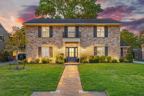 Photo of 14542 Broadgreen Drive, Houston, TX 77079 (MLS # 37193912)