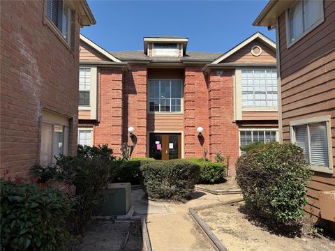 Photo of 12200 Overbrook Lane #34D, Houston, TX 77077 (MLS # 58713412)