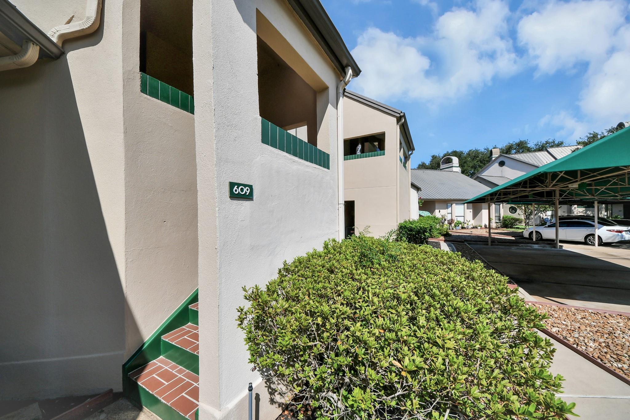4144 Greystone Way 609