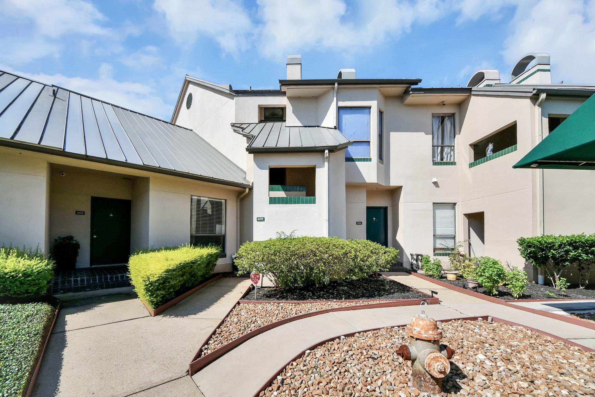 4144 Greystone Way 609