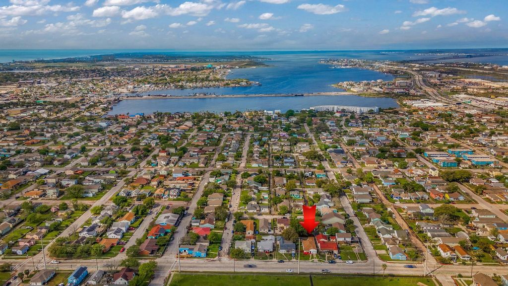 Photo of 1413 53rd Street, Galveston, TX 77551 (MLS # 9955710)