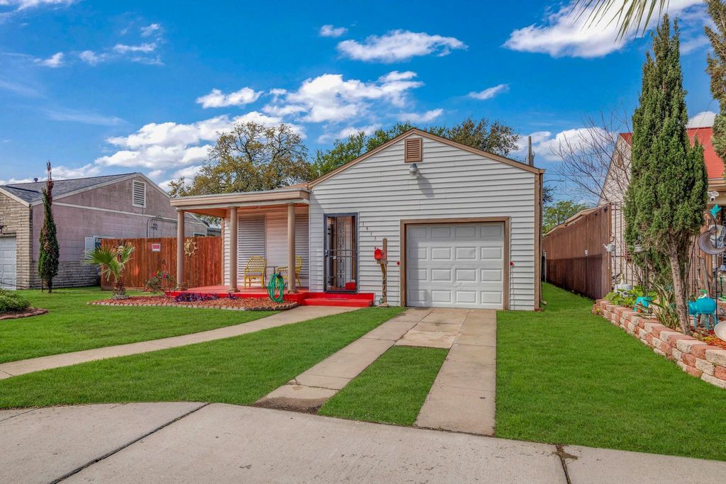 Photo of 1413 53rd Street, Galveston, TX 77551 (MLS # 9955710)