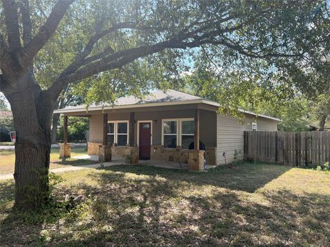 Photo of 406 San Jacinto Street, Smithville, TX 78957 (MLS # 41377834)