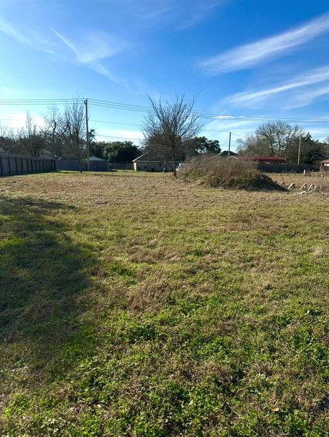 Photo of 702 Market Street, Hempstead, TX 77445 (MLS # 20188952)