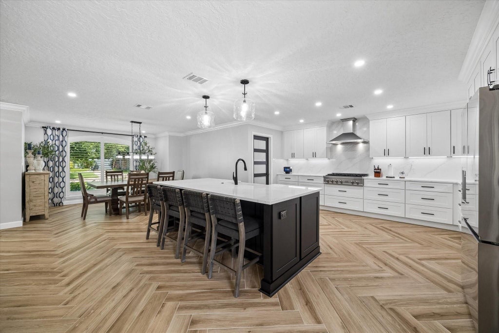 Photo of 3014 Kevin Lane, Houston, TX 77043 (MLS # 23546143)