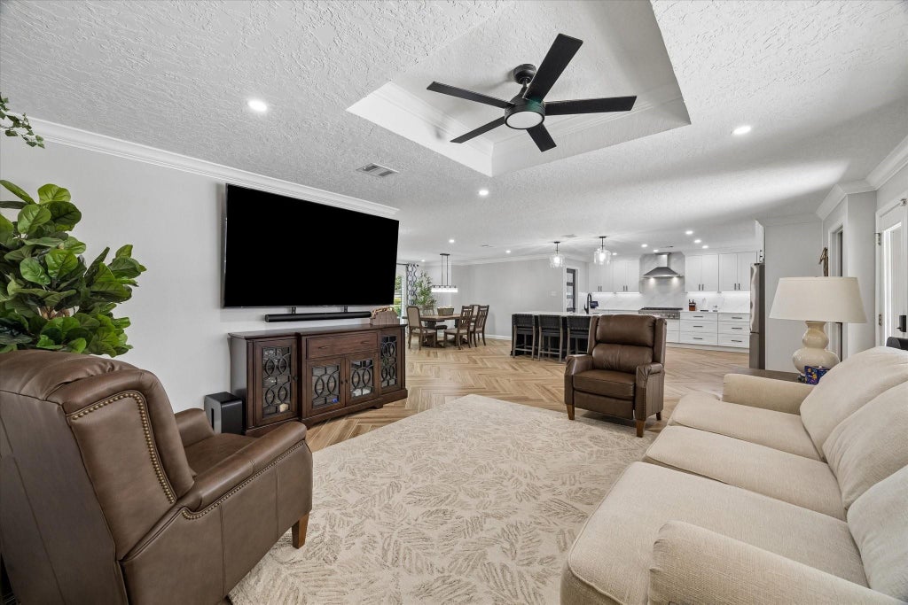Photo of 3014 Kevin Lane, Houston, TX 77043 (MLS # 23546143)